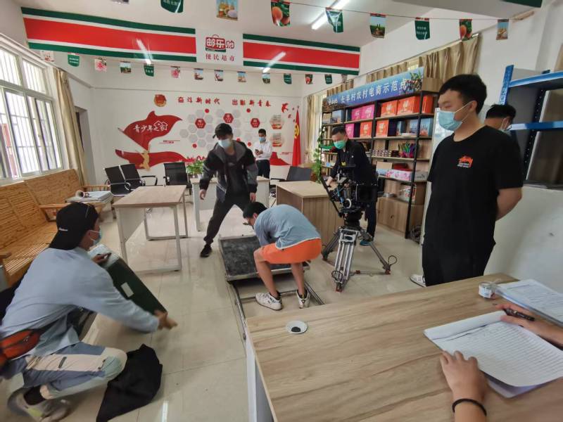 追星女孩心理学分析报告：花山区广告片拍摄公司揭秘饭圈应援式传播逻辑